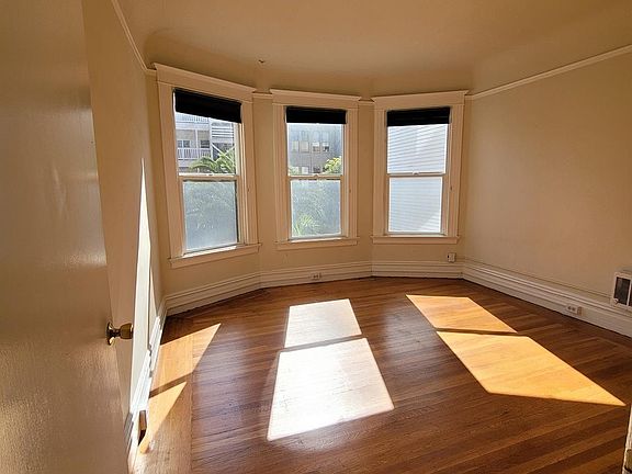2nd image of 1817A Oak St