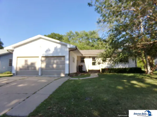 1610 N 11th St, Beatrice, NE 68310