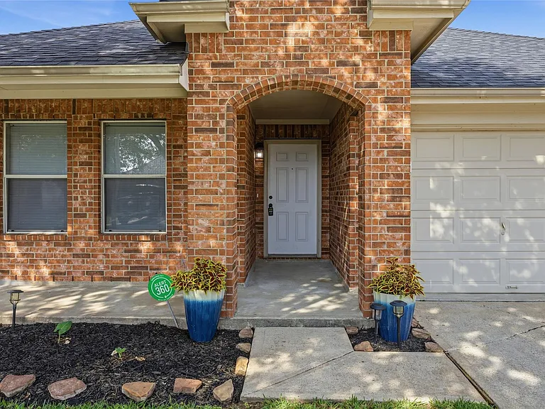 2734 Trinity Glen Ln — Photo 2