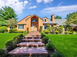 50 Crest Rd, New Hyde Park, NY 11040