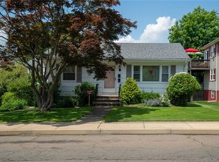 392 Lighthouse Rd, New Haven, CT 06512