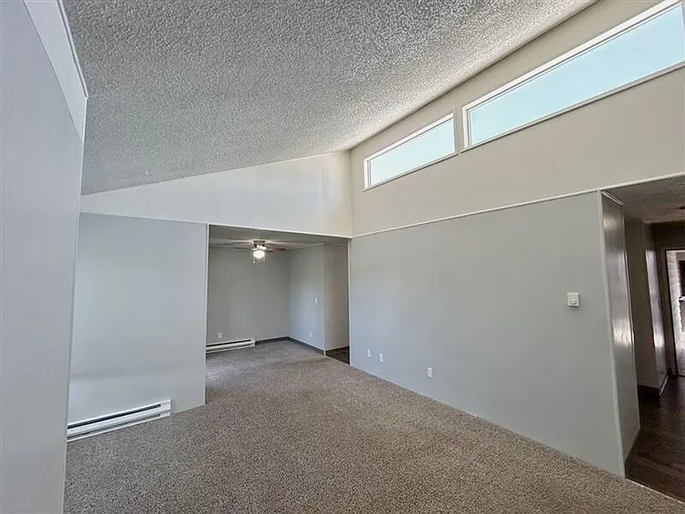1335 North — Photo 36