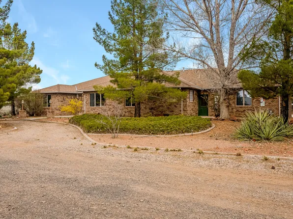 1006 N Pinion Ln, Dammeron Valley, UT 84783
