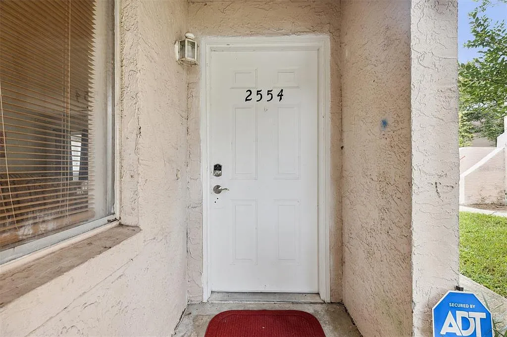 2 bed, 2.0 bath, 1132 sqft, $1,600 — Photo 2