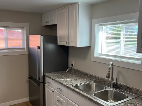 1740 Oxford St SE, Salem, OR