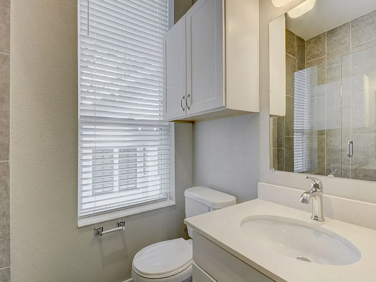 901 Shoal Cliff Ct — Photo 13
