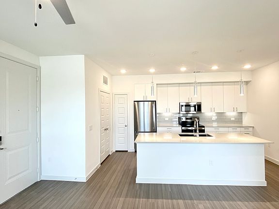 2nd image of 1401 Town Center Dr
