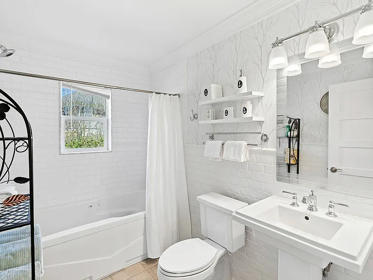 241 Old Montauk Hwy — Photo 8