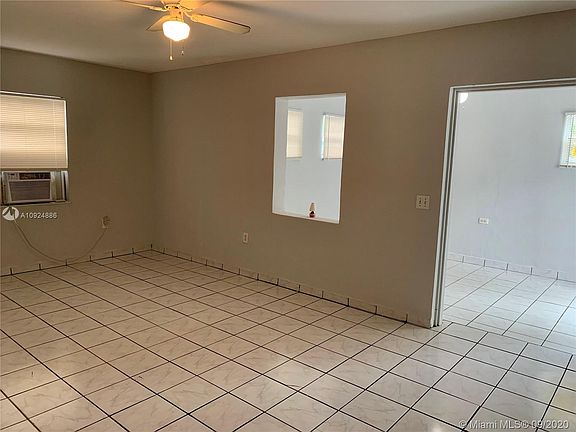 3rd image of 205 NW 28th Ave #F