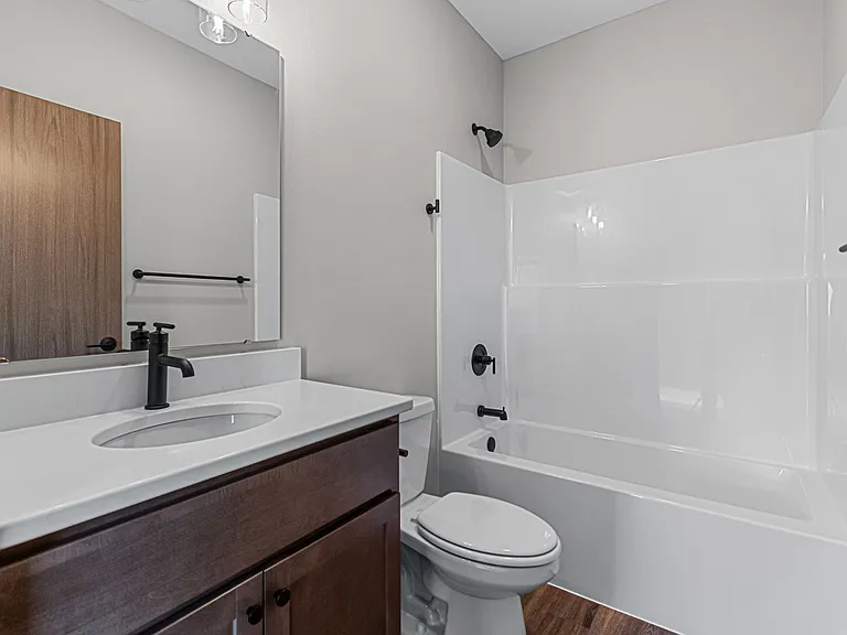 Madison Ave Condos — Photo 38