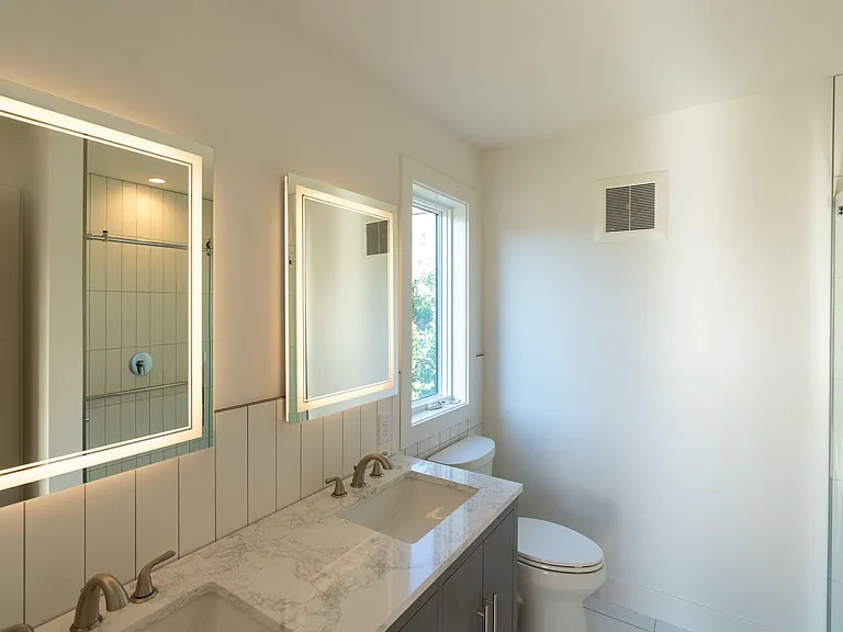 400 E Martin St #A — Photo 14