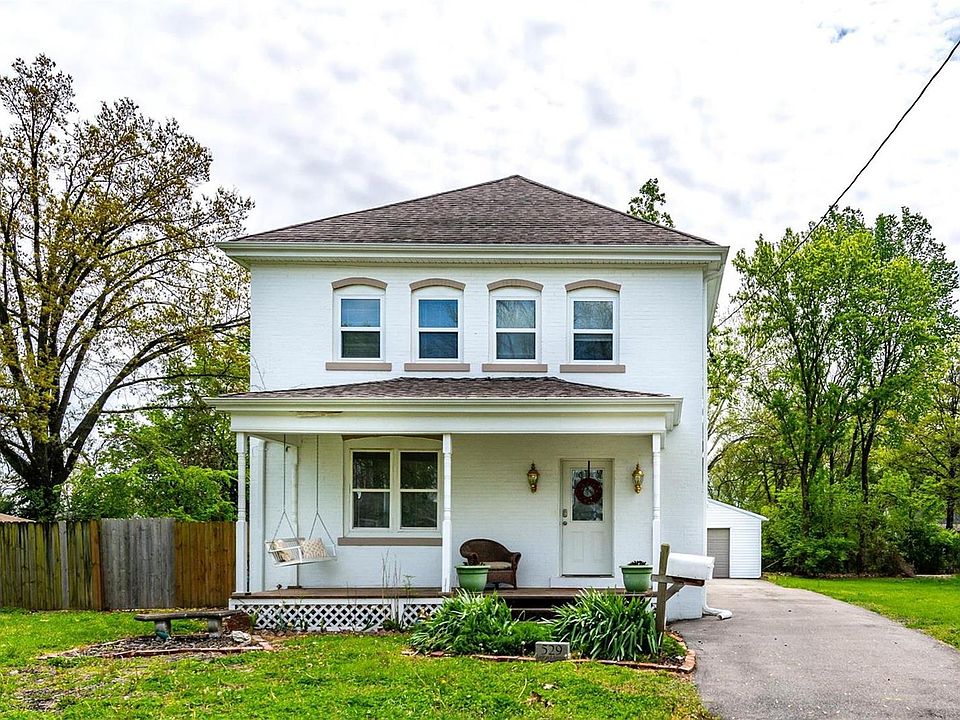 1st image of 529 Leonard Ave