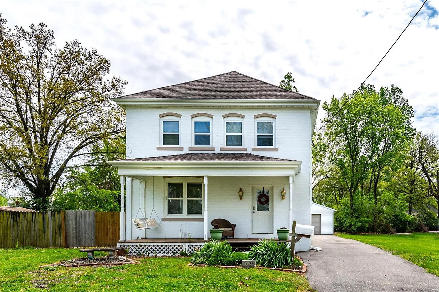 529 Leonard Ave photo 1