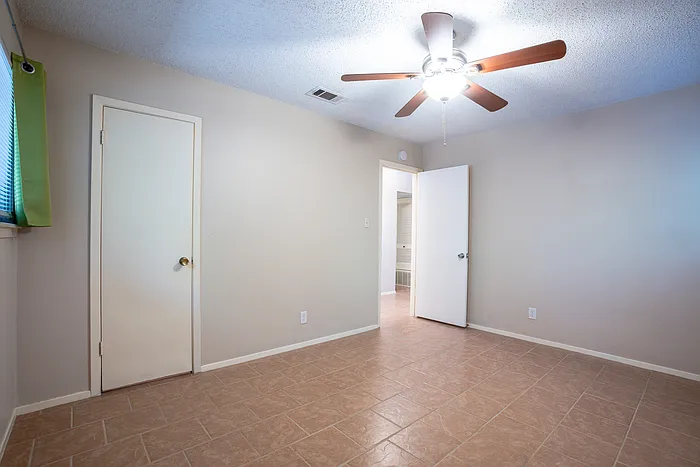 9104 Quail Creek Dr #B — Photo 20