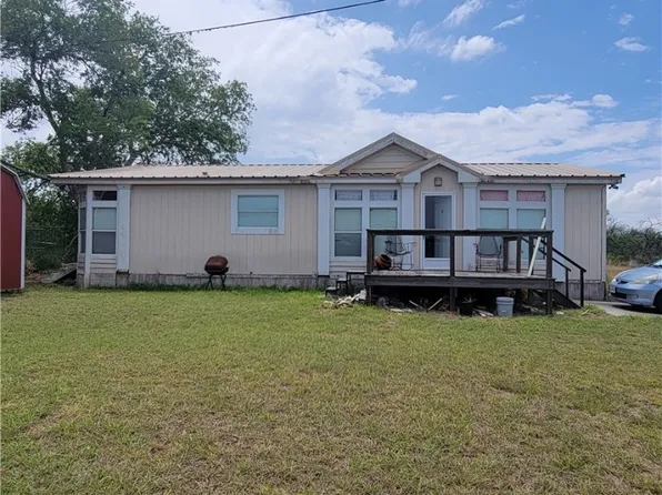 235 Ashton Circle, Orange Grove, TX 78372