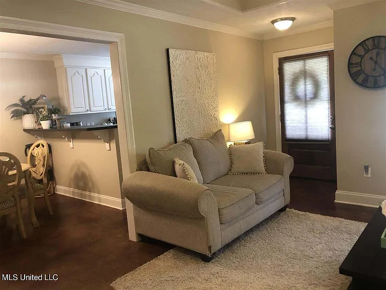 133 Blackstone Cir — Photo 2