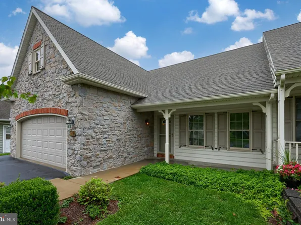 1022 Cambridge Dr, Manheim, PA 17545