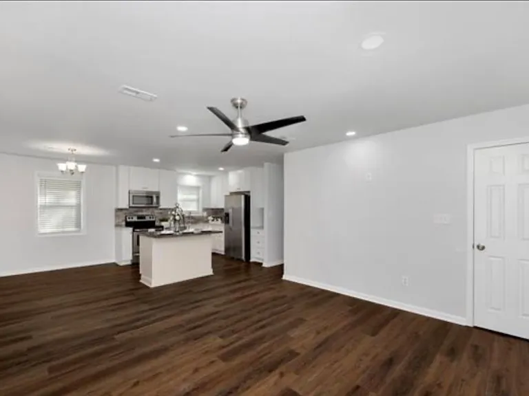 3908 W Oak Way SW — Photo 4