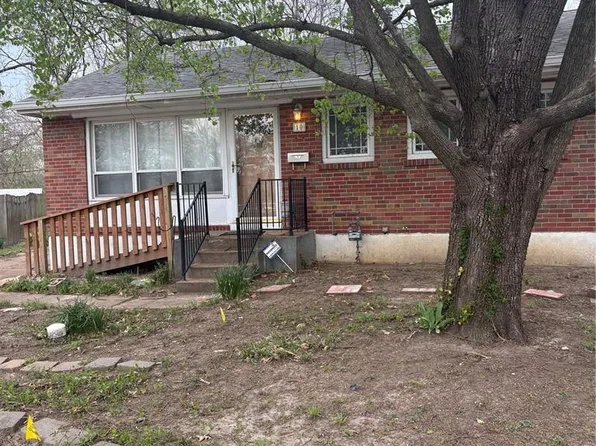 10 Regina Ct, Florissant, MO 63031