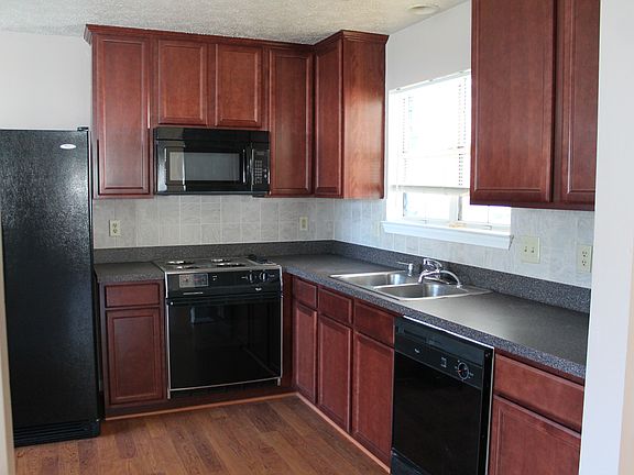 5th image of 639 Trails Ln
