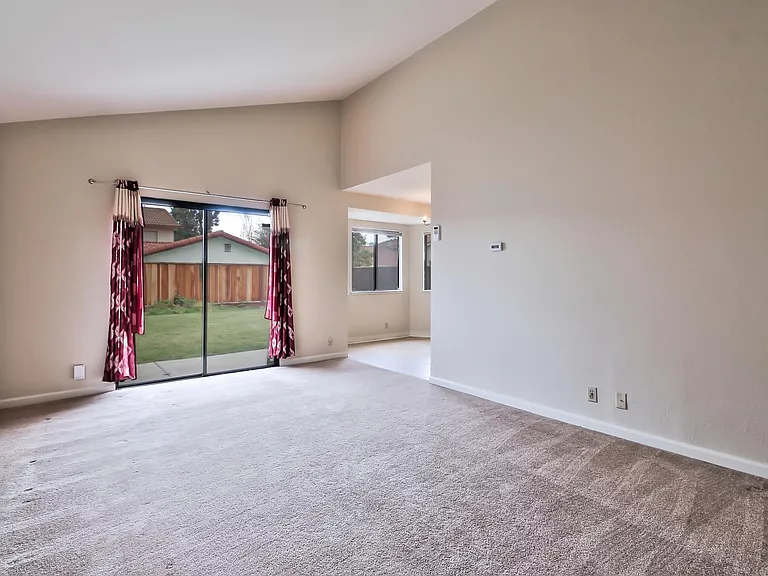 3251 Whispering Elm Ct — Photo 4
