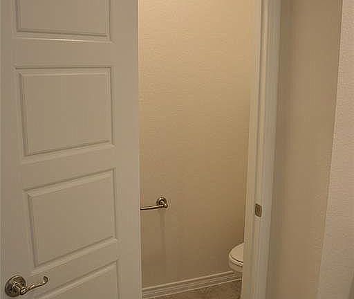 4th image of 2447 Klamath Dr