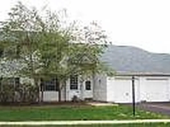 59 Gant Cir APT G, Streamwood, IL 60107