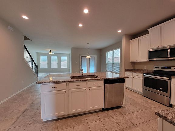2nd image of 4725 Redbud Dr