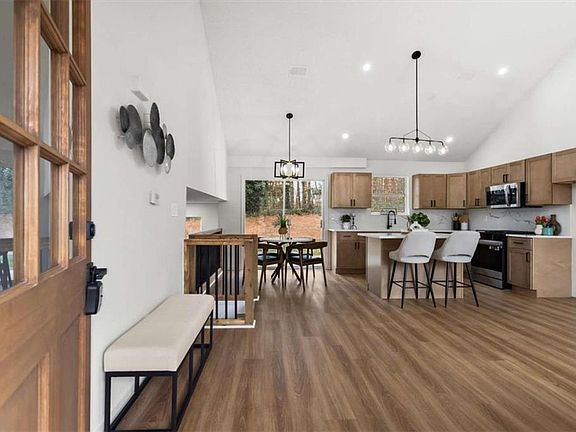 4th image of 960 Romer Pl