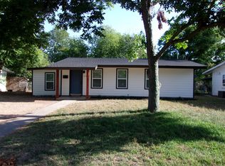 2004 Rosebud Ave, Victoria, TX 77901