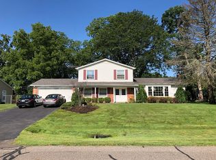 7356 Heather Heath Ln, West Bloomfield, MI 48322