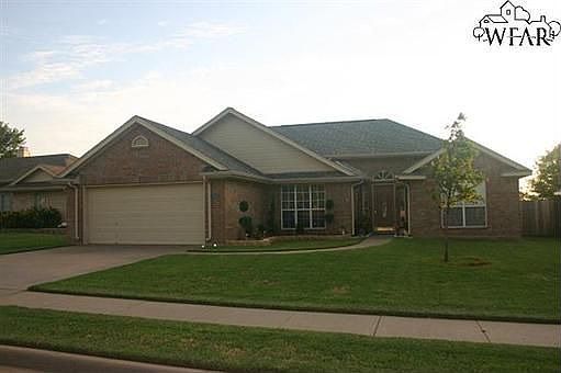1st image of 5416 Castle Dr