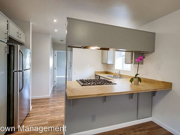 3rd image of 4150 Lamont St