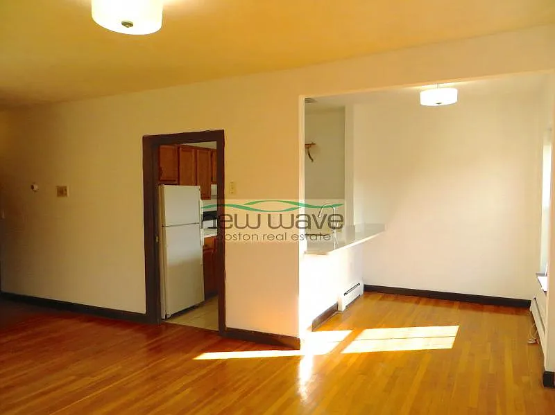 2 bed, 999 sqft, $3,800 — Photo 4