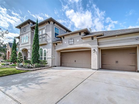 2nd image of 26815 Wedgewater Crest Ln