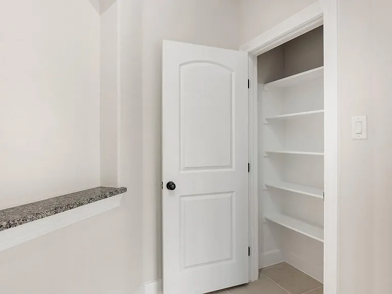 405 Park Cir — Photo 28