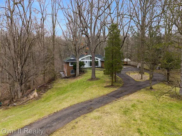 24414 Edgemont Dr, Southfield, MI 48033