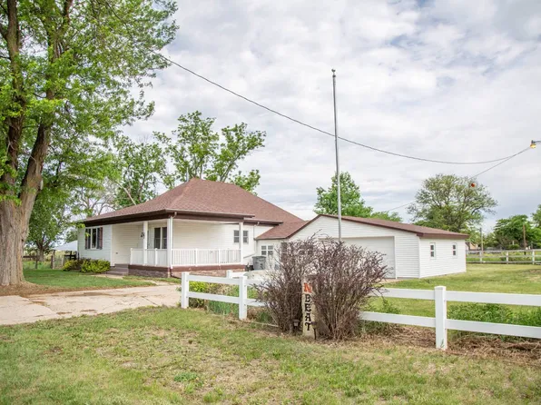 1261 H St, Burwell, NE 68823