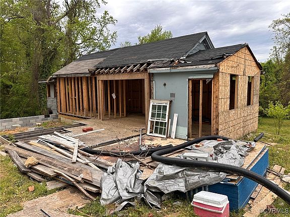 2nd image of 522 Saint Andrew St