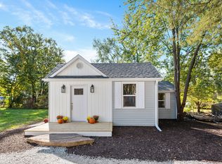 216 Hughes Ave, Lockport, IL 60441