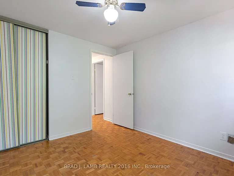 405 Hyacinthe Blvd #Townhouse 12 — Photo 20