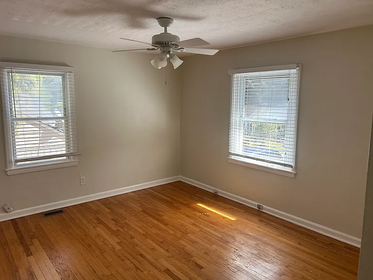 405 E Deckner Ave SW — Photo 11