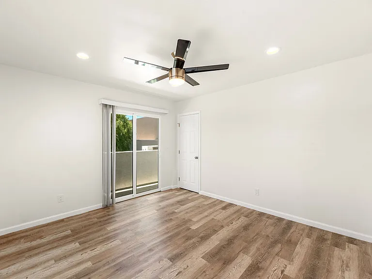 4774 62nd St — Photo 31