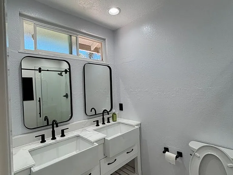 2102 California Dr — Photo 27