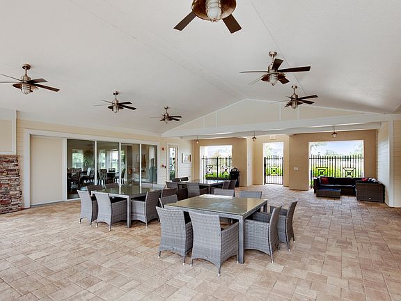 3rd image of 7039 Mirabelle Dr