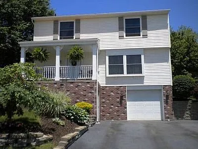 235 Sunridge Dr photo 1
