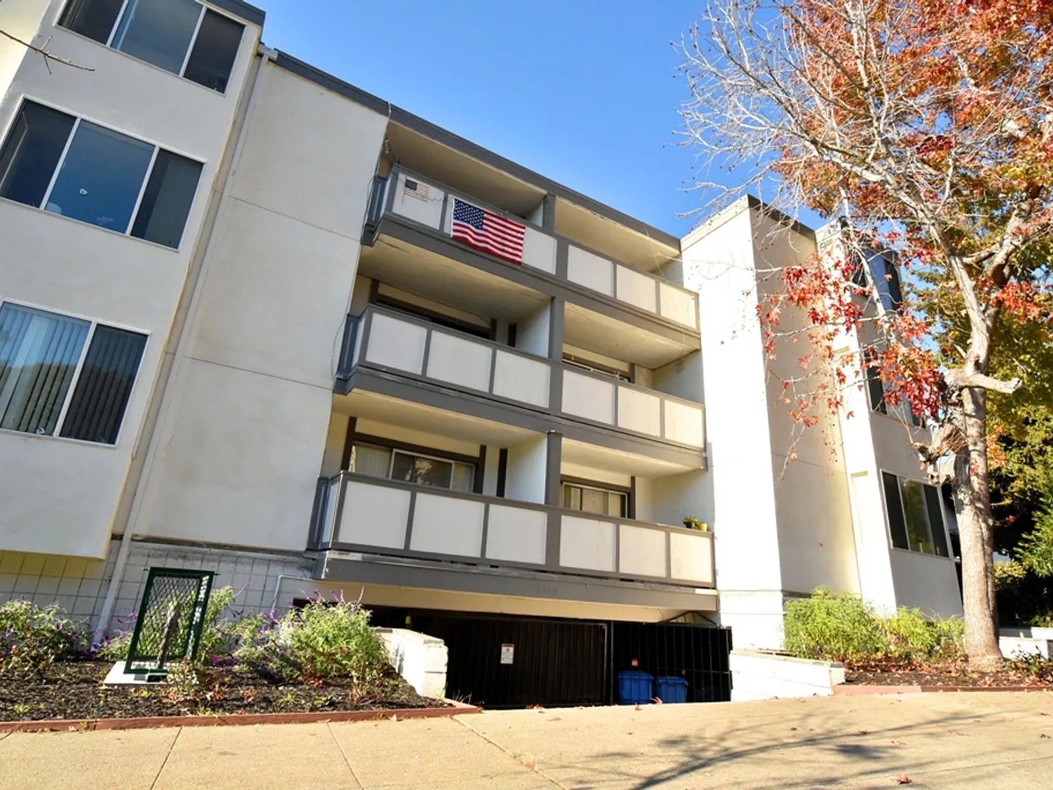 2310 Piedmont Ave — Photo 1
