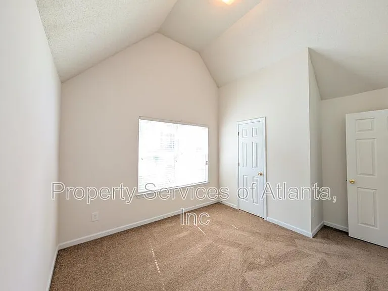 2047 Mulberry Ln — Photo 5