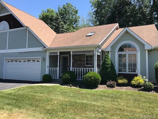 1st image of 41 Spicebush Ln