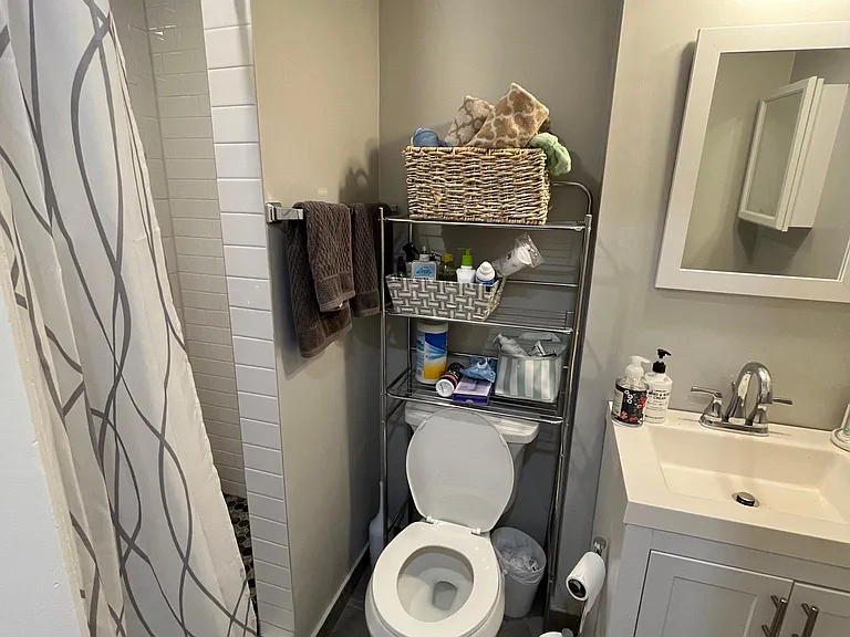 760 E 4th St #2 — Photo 17